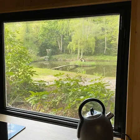 Gemuetliches Tiny Am Teich Mit Sauna بيت للعطل *